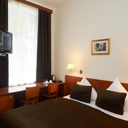 Hotel Andel Prag Exteriör bild