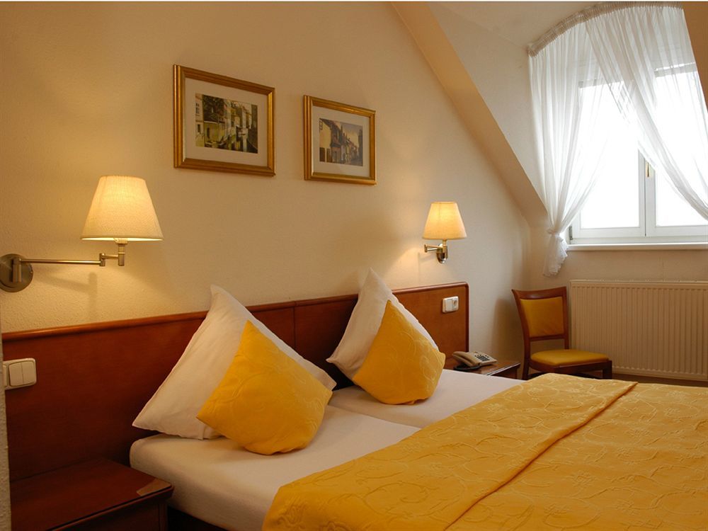 Hotel Andel Prag Rum bild