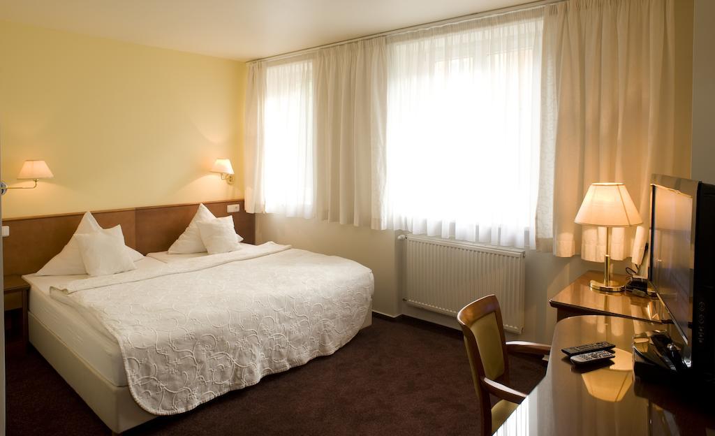 Hotel Andel Prag Exteriör bild