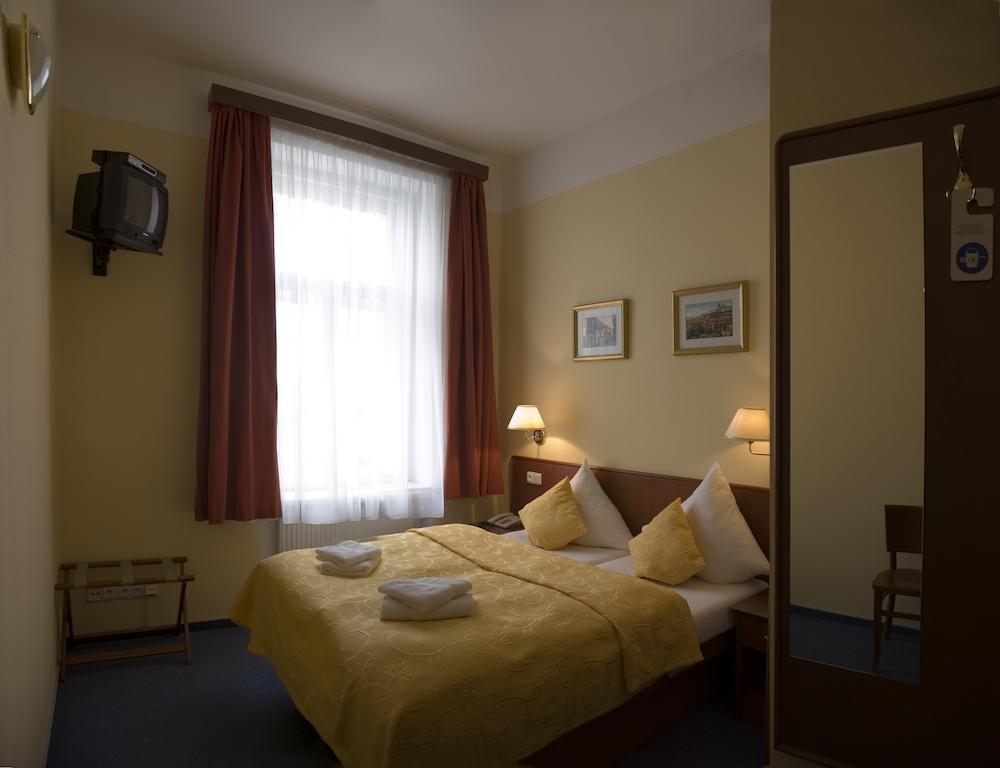 Hotel Andel Prag Exteriör bild
