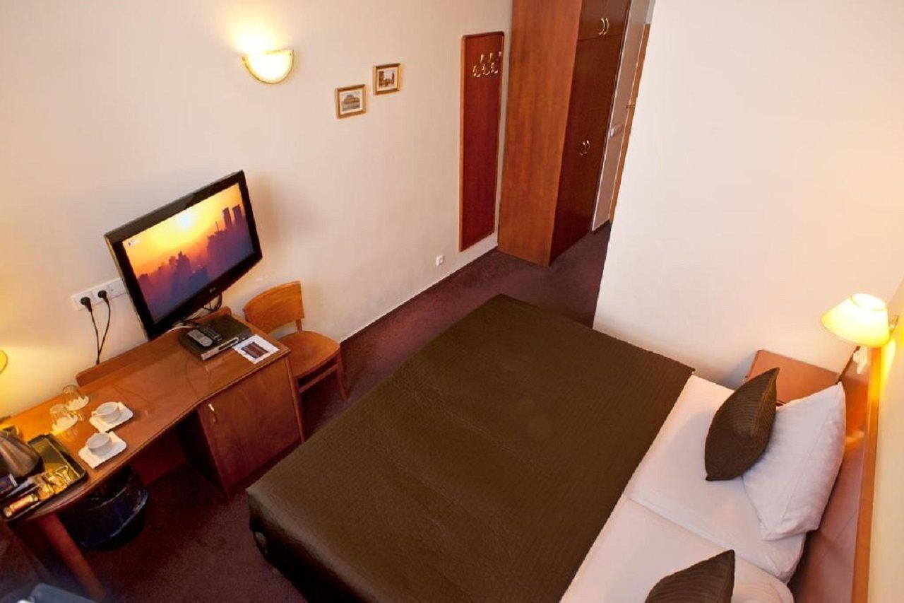 Hotel Andel Prag Exteriör bild